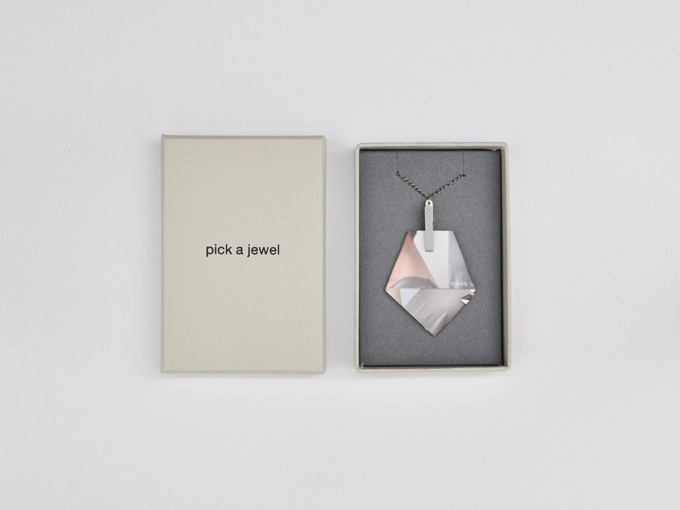 pick a jewel [pendant]